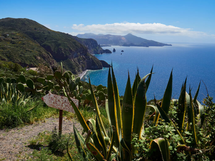 sicilia-eolie-lipari Italy_Southern_Trips (3)